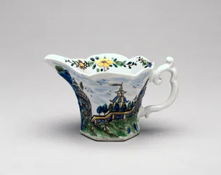 Kermanvärinen vene, Worcester Posliini, n. 1755-1758 (posliini)